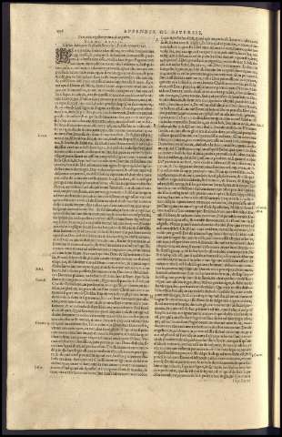 700